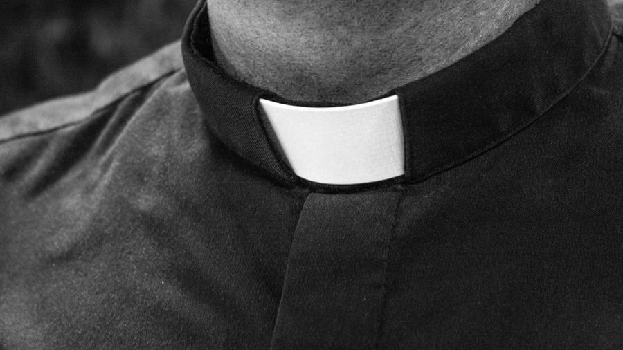 02-List-MAIN-Priest-Collar.jpg