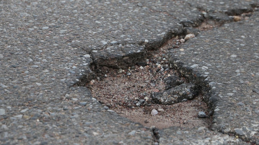 giant-pothole.jpg